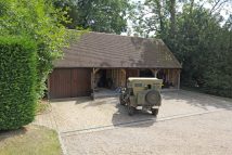 4-Bay-Oak-Frame-Garage-English-Heritage-Buildings-13