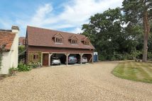 4-Bay-Oak-Frame-Garage-with-1t-Floor-English-Heritage-Buildings-19