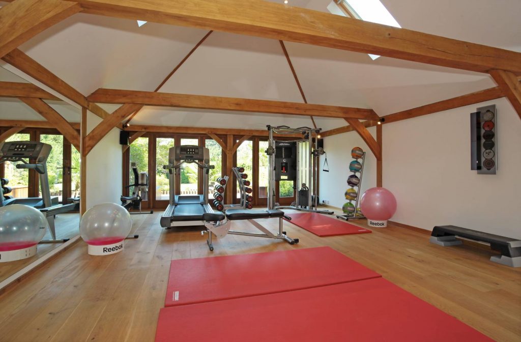Garden Gym or Yoga Room with equipment
