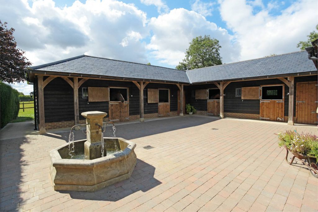 Oak Frame Stables And Barns 2